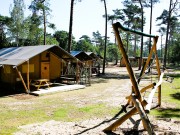 Camping De Haeghehorst Safaritent speeltuin.jpg