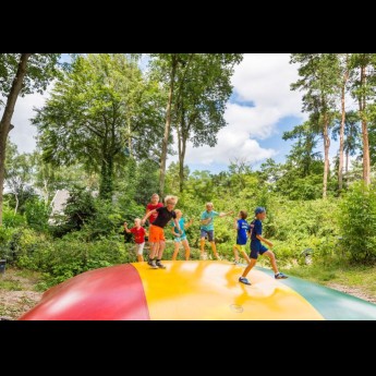 Kinderen op air sprinkussen