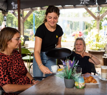 BC- Camping De Haeghehorst - horeca els-rebecca buitenterras (1).jpg
