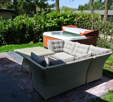 lounge set bungalow 29.JPG